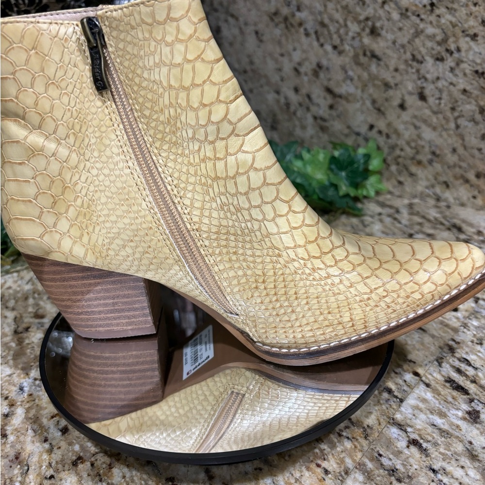 Arider Girl Danika faux snake skin ankle boots • Size 7M - Picture 3 of 7